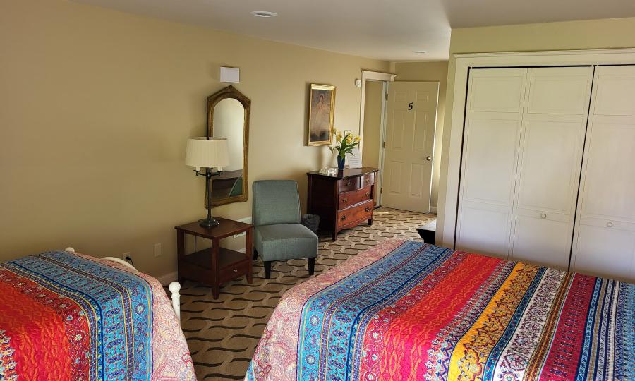 Queen & Twin Bed. Price Based on Double Occupancy
